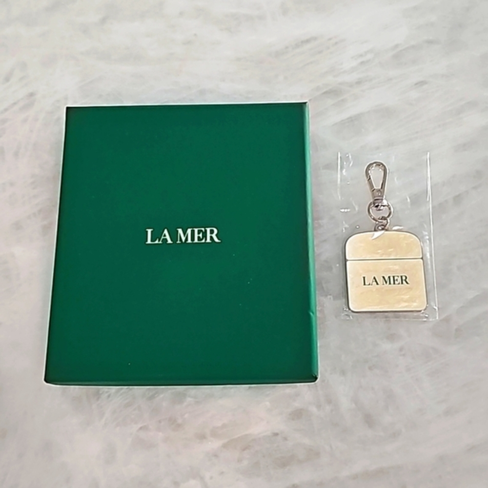 La Mer Collectible Keychain or Orname Shape of Jar LA MER Signature GIFT BOX NWT
